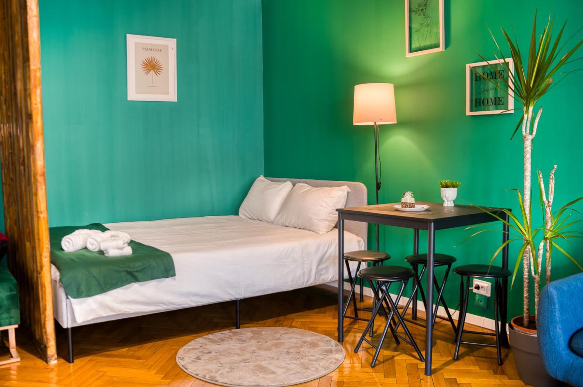 Hacienda Royal Palace - Designer Apartament Bucureşti